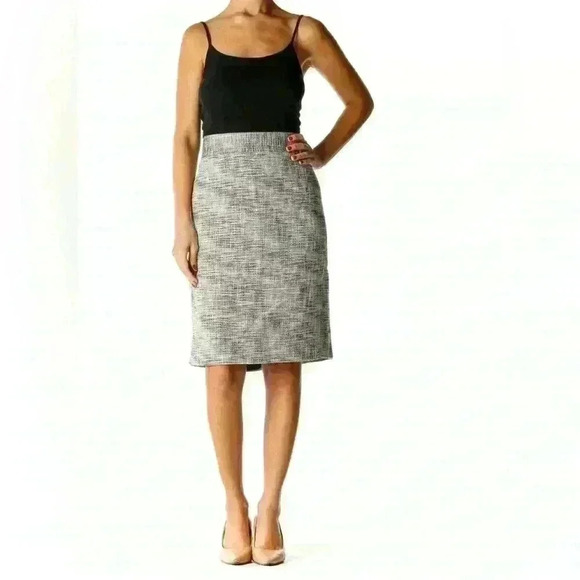 Banana Republic printed straight skirt - Picture 2 of 7